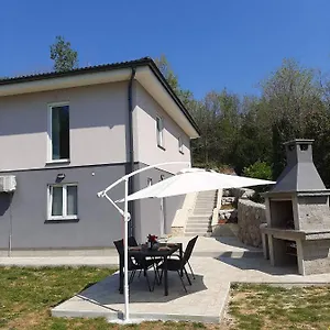 Apartman Natali, Brsec